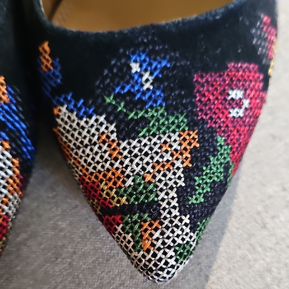 Cynthia Rowley Floral Embroidered Women's Pointed Toe Flat Shoes 9.5 - Picture 12 of 13